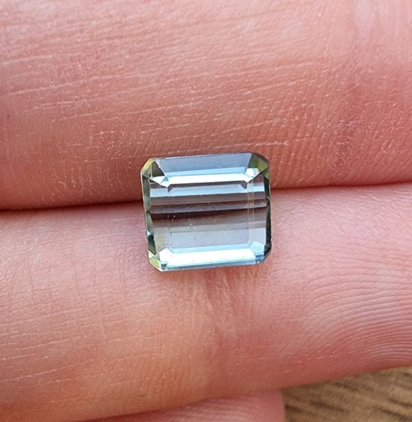 20220425_162142 turmalina albastru verzui