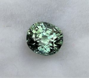 safir cu certificat gemologic