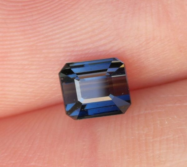 turmalina albastra turmalina albastra