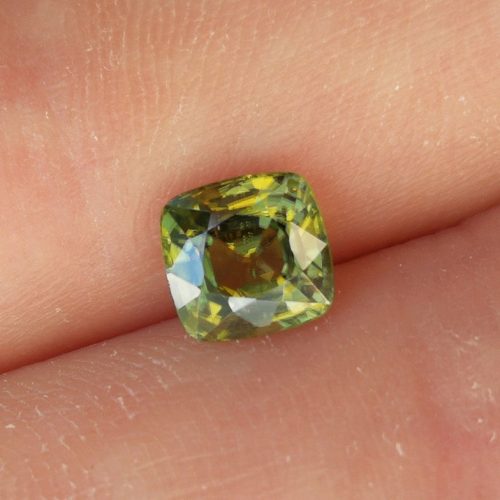 zircon natural verde