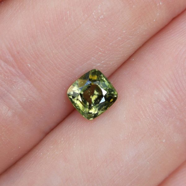 zircon natural verde