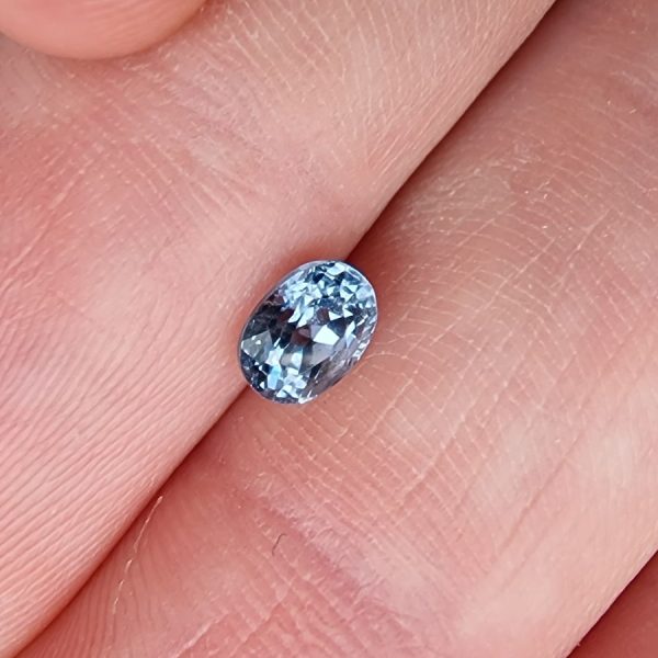 Spinel albastru