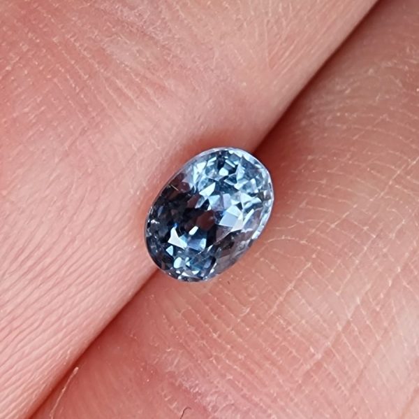 Spinel albastru