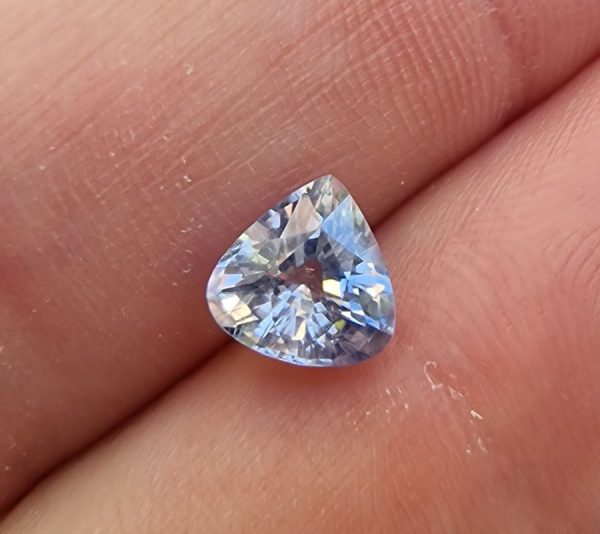 20230910_114329 Safir albastru