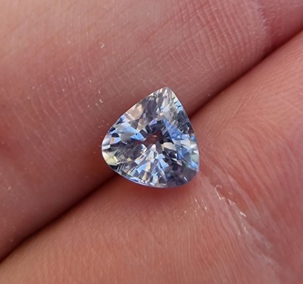 20230910_114340 Safir albastru