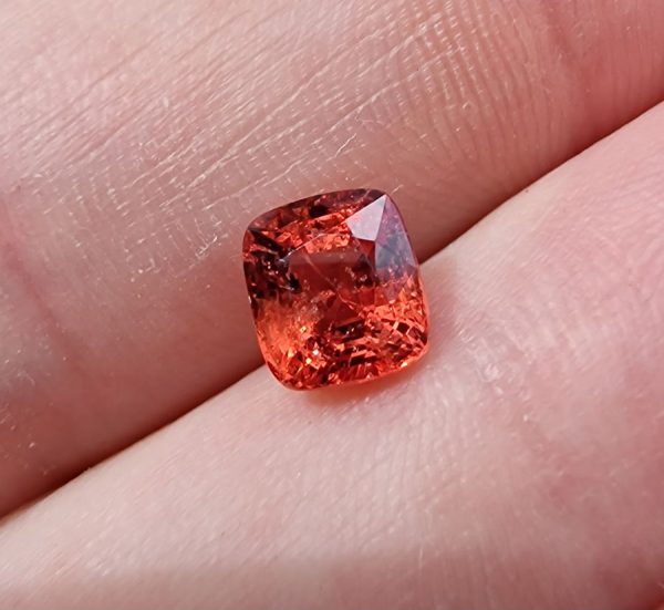 20230910_125828 Spinel padparadscha