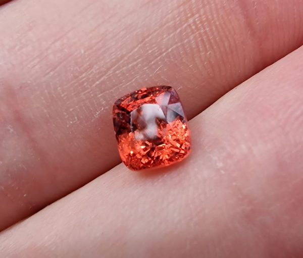 20230910_125830 Spinel padparadscha