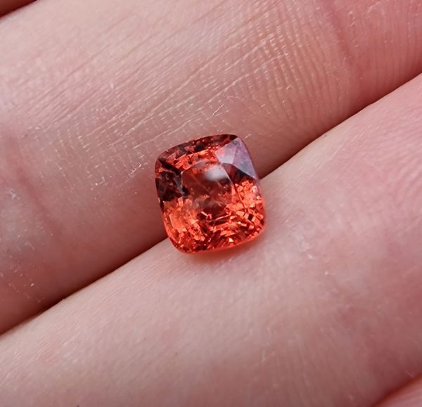 20230910_125833 Spinel padparadscha