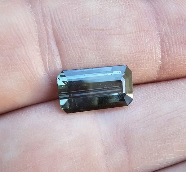 20240125_084256 turmalina verde gri