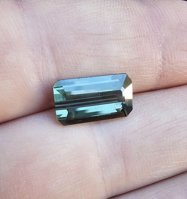 20240125_084303 turmalina verde gri