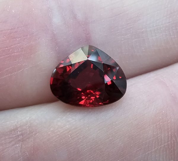 20240128_095154 Granat rosu