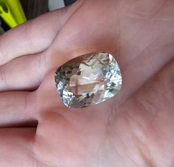 Topaz verde albastru