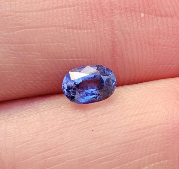 Safir albastru natural