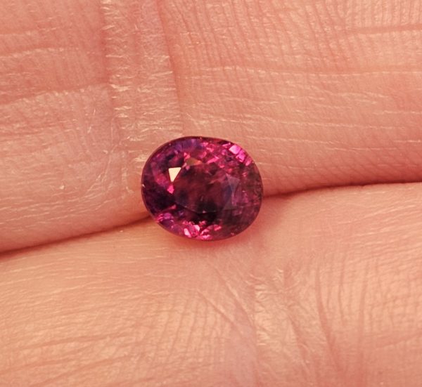 Safir roz natural netratat