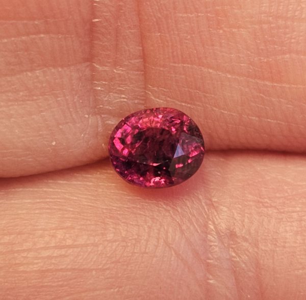 Safir roz natural netratat