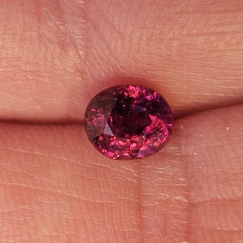 Safir roz natural netratat