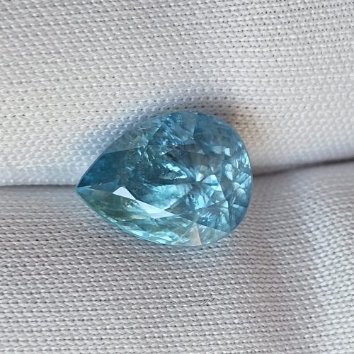 Zircon natural