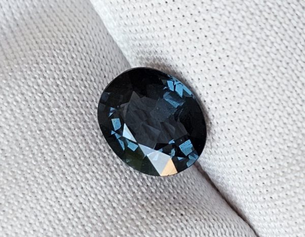 Spinel albastru 1.18 ct.