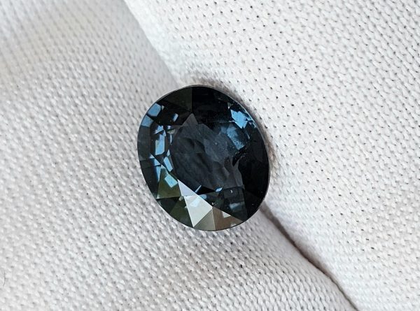 Spinel albastru 1.18 ct.