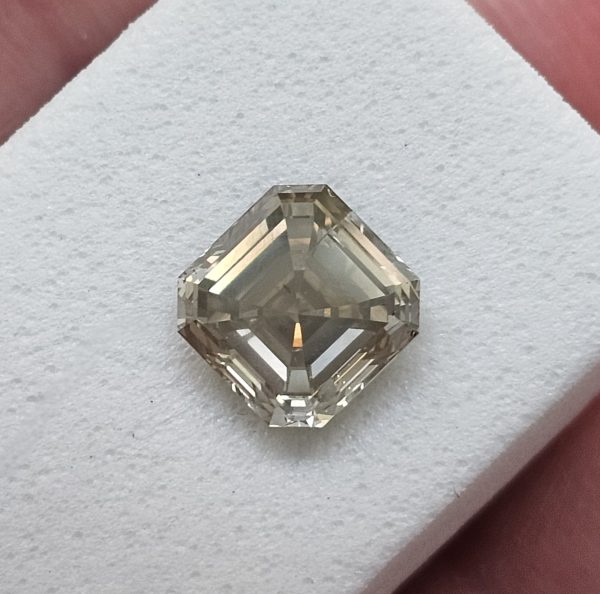 20251030_084930 diamant