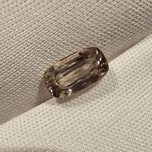 Diaspor color-change natural