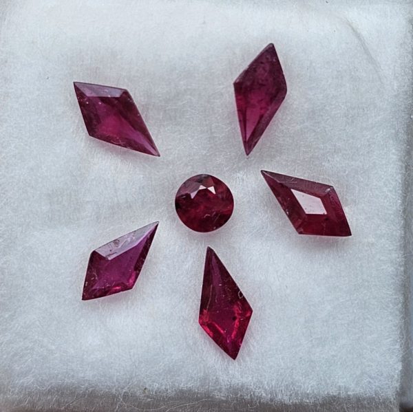Rubine kite/oval