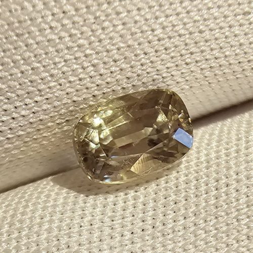 Diaspor color-change natural