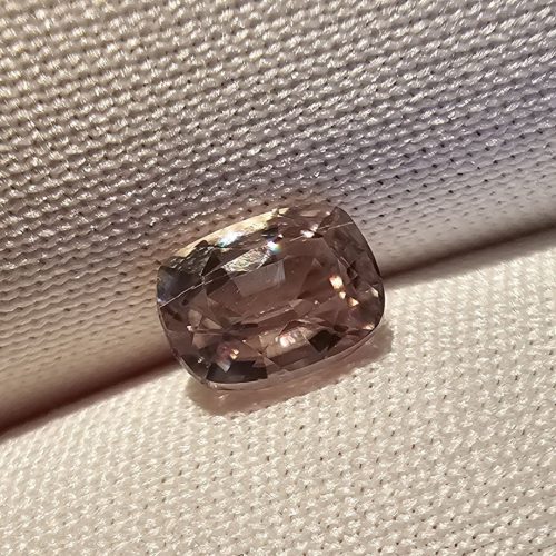 Diaspor color-change natural