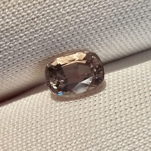 Diaspor color-change natural