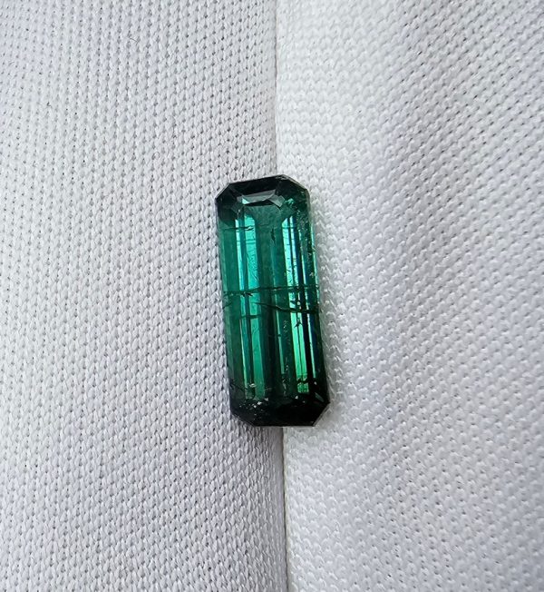 20260106_153907 Turmalina naturala verde