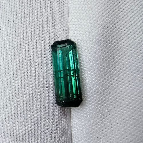 Turmalina naturala verde