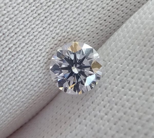 20260117_094329 diamant natural briliant