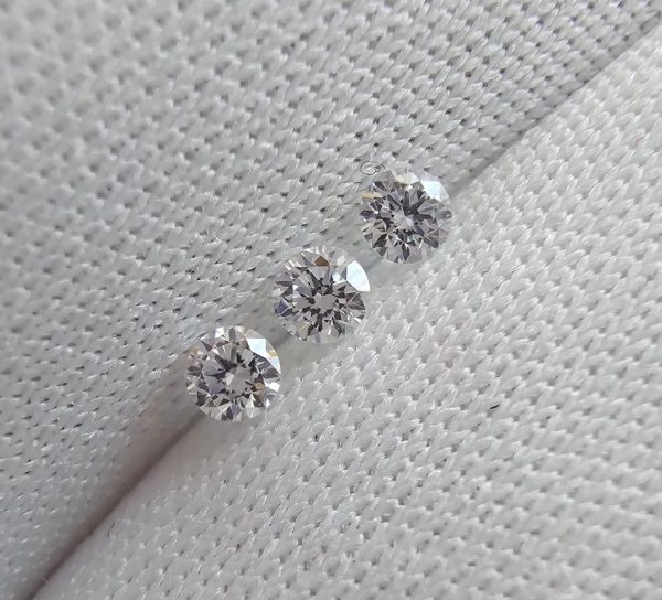 diamante naturale 2 mm.