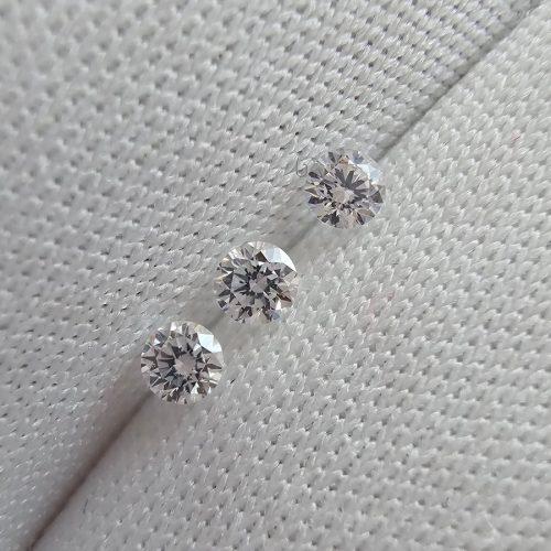 diamante naturale 2 mm.