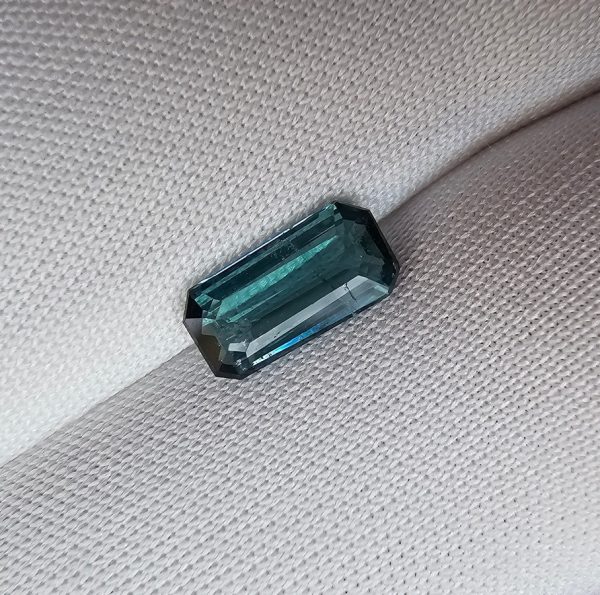 20260124_110001 Turmalina naturala