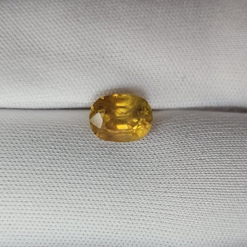 Safir natural galben