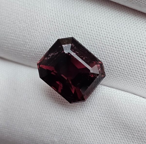 Turmalina naturala 7.01 ct.