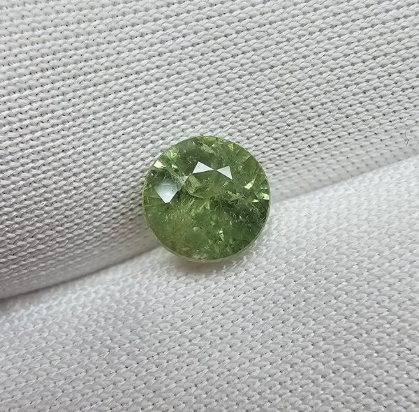 Granat demantoid
