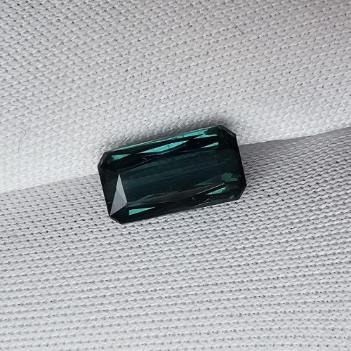 turmalina naturala verde