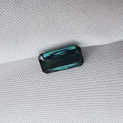 turmalina naturala verde