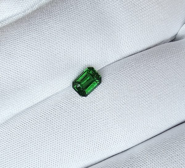 20260321_095518 Granat tsavorite