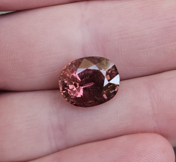 Turmalina roz naturala