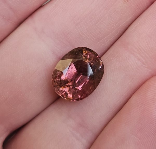 Turmalina roz naturala