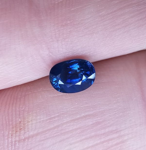 Safir albastru netratat