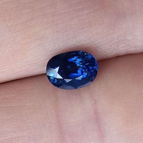 Safir albastru netratat