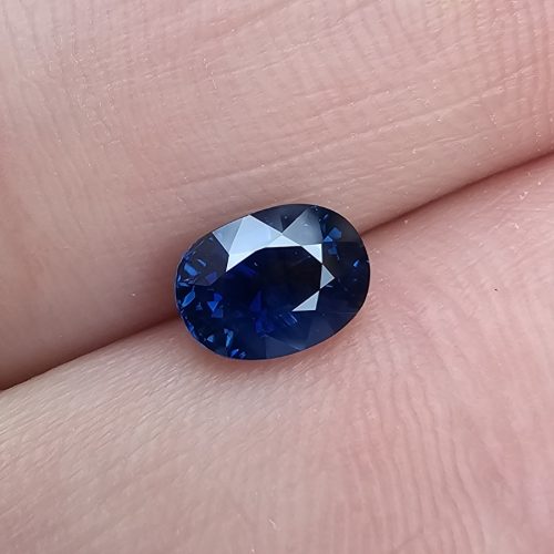 Safir albastru netratat