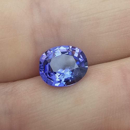 Tanzanit natural