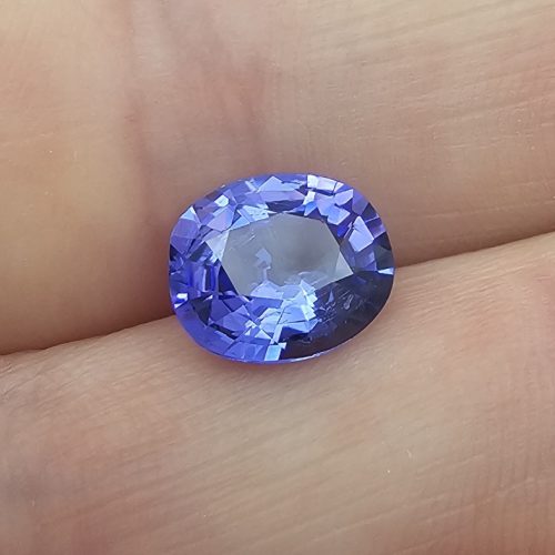 Tanzanit natural