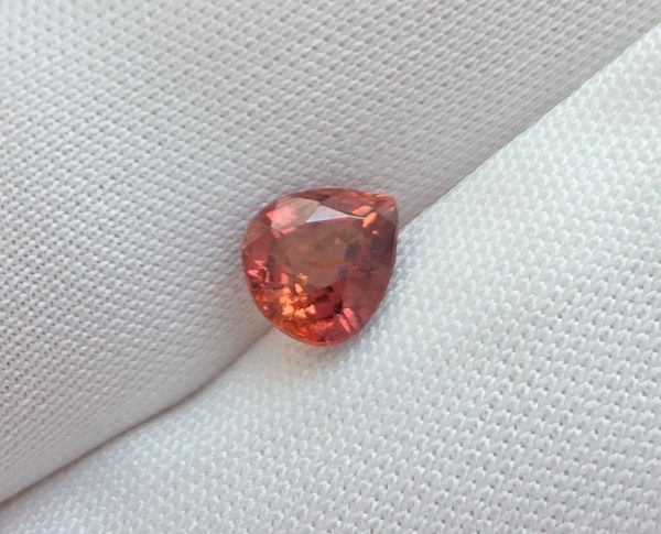 safir portocaliu