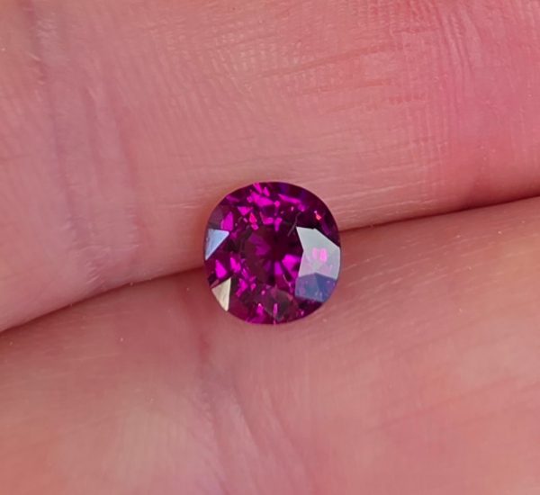 20260530_082808 granat color-change 1.91 ct
